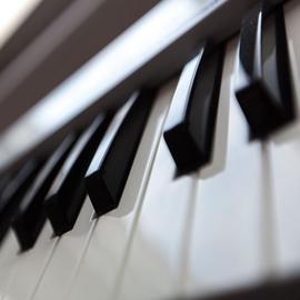 تعلیم خصوصی پیانو | اکباتان من